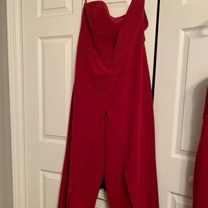 Will fit a size 12 person even though it’s a 14.